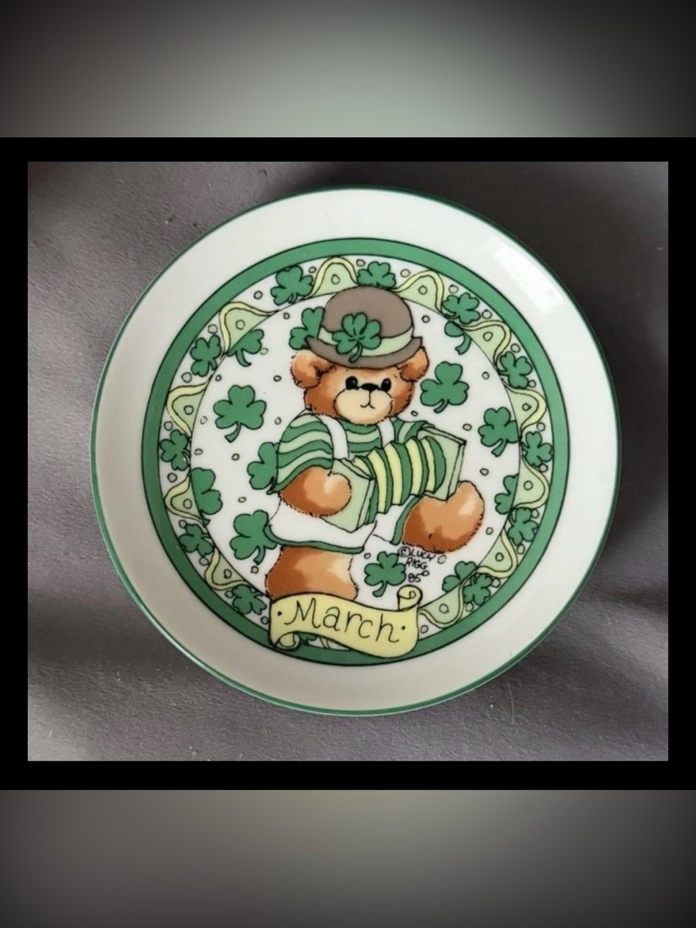 Lucy & Me MARCH 4" Mini Plate St. Patrick's Bear Lucy Rigg Enesco 1985 Clover